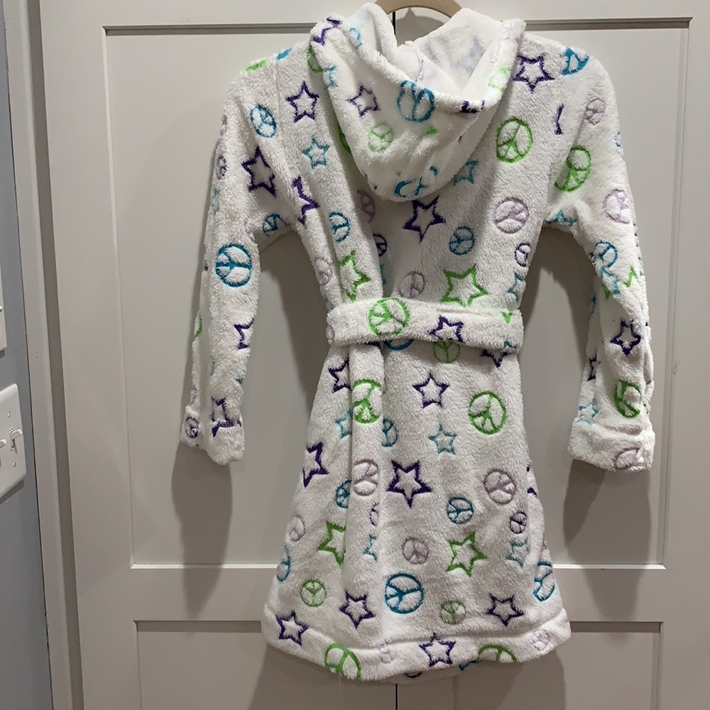 Cozy Peace Sign Bath Robe - Picture 7 of 7